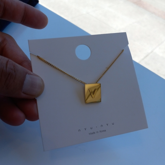 Super High Polished Block Initial (V) Monogram 18k Gold Filled Necklace - Picture 4 of 6